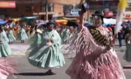 Danze, colori e demoni: La Paz festeggia l'indipendenza