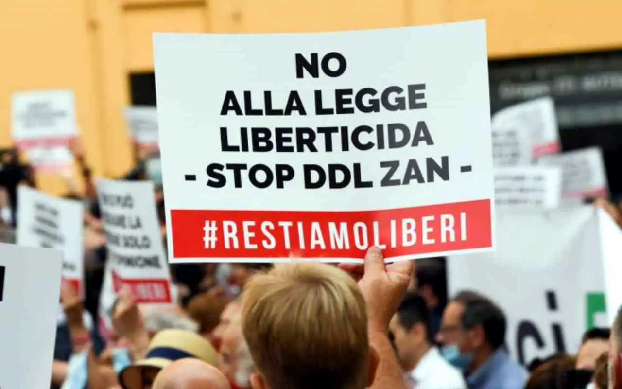 Ddl Zan avanti senza accordo. Accuse incrociate e sfida in aula