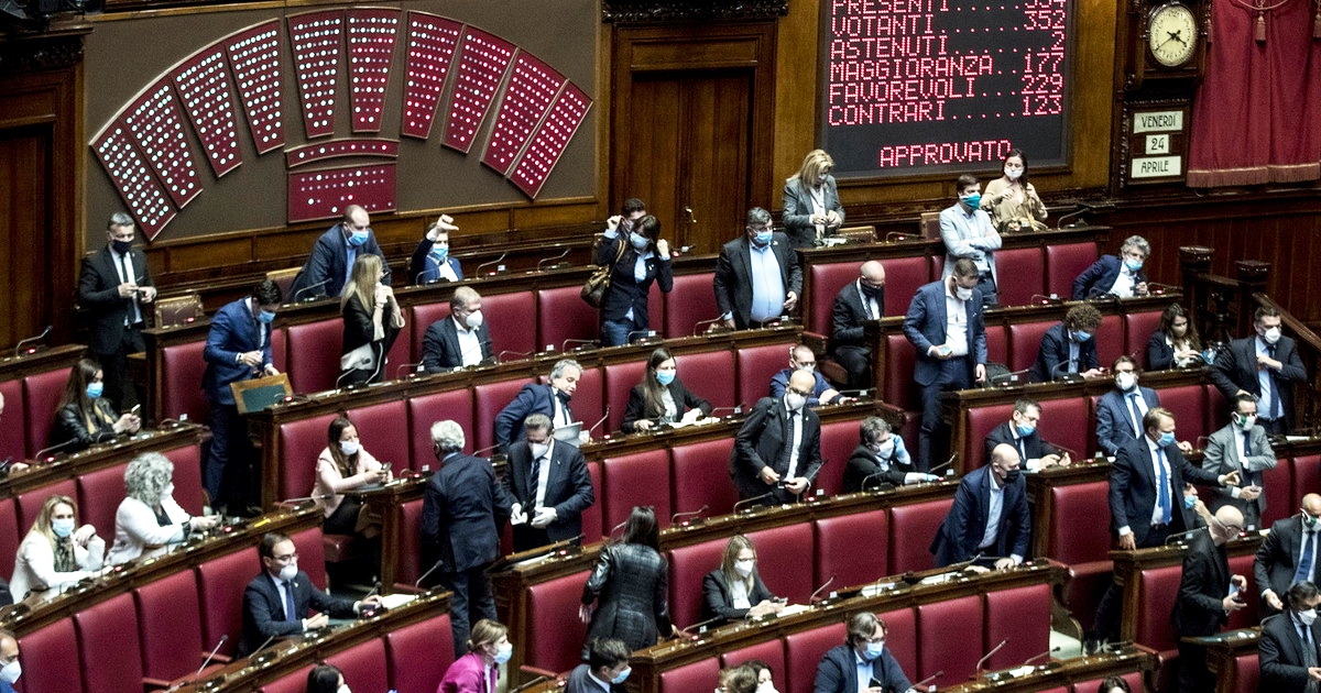 Doppia fiducia su riforma giustizia. M5s, 13 assenti alla Camera