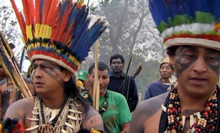 La protesta di massa degli indios in Brasile per le loro terra