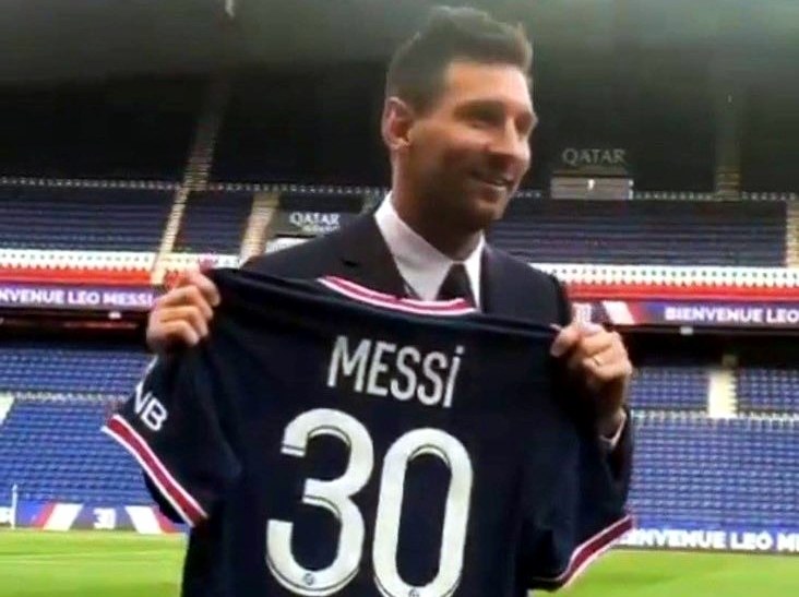 Paris Saint-Germain, Messi ha firmato contratto biennale