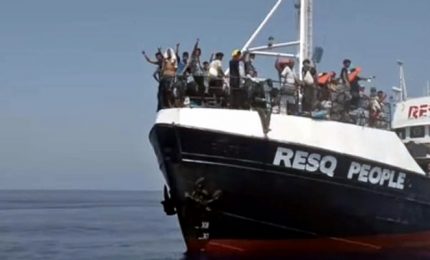 La nave della Ong italiana di ResQ People arrivata ad Augusta