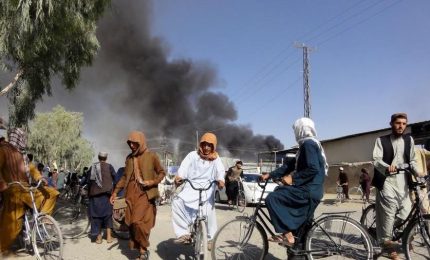 Afghanistan, caos in aeroporto di Kabul. Talebani aprono le carceri
