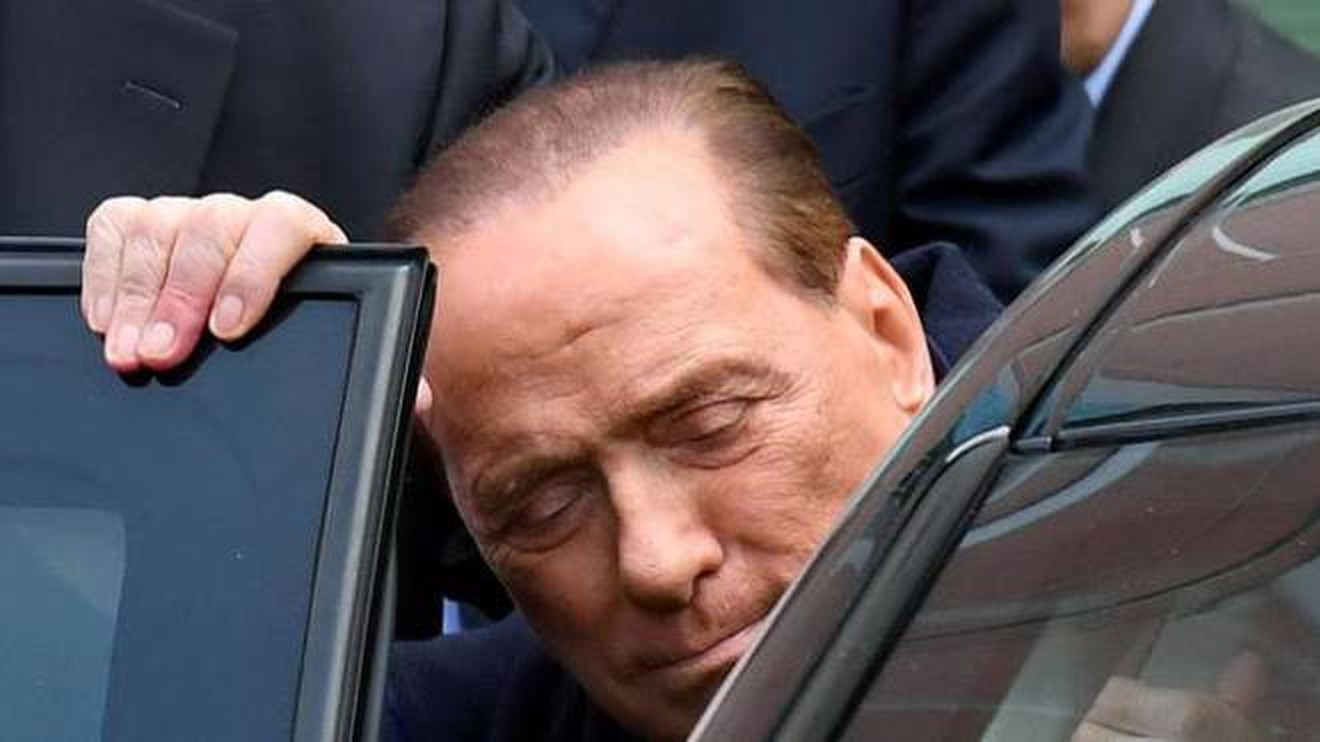 Ruby ter, disposta “perizia psichiatria” per Berlusconi. Cav ai giudici: “Processo si celebri senza di me”