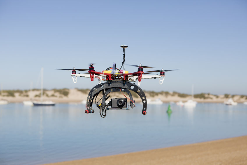Uso droni in spiaggia e in città, Garante privacy apre istruttorie