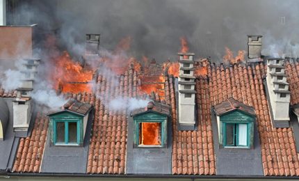 Incendio a Torino, cosa resta del palazzo il giorno dopo