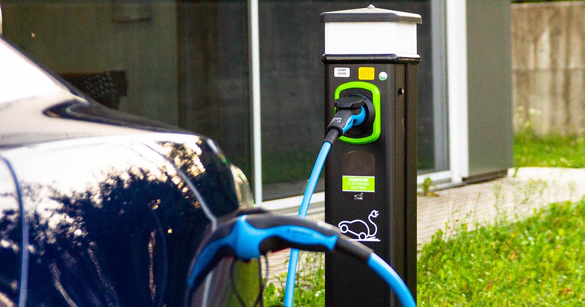 Auto elettriche, in 10 Paesi Ue neanche 1 colonnina per 100Km