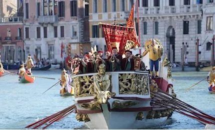 Regata storica 2021 a Venezia: la sfilata sul Canal Grande