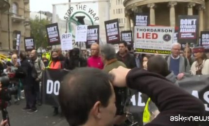 A Londra sostenitori di Assange protestano contro estradizione