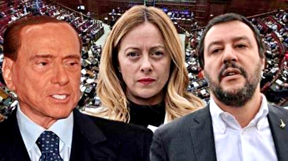 Salvini lancia federazione per tenere il centro. E va da Berlusconi