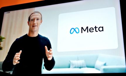 Facebook cambia nome: diventa "Meta" e in Borsa vola