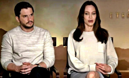 Angelina Jolie: che noia la perfezione. Zhao: la fragilità serve