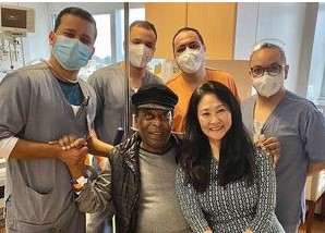 Pelé torna a casa: "Ringrazio il team dell'ospedale"