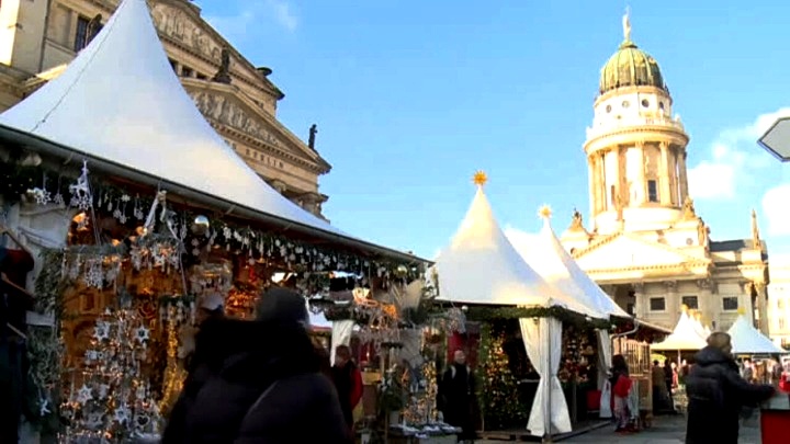 Mercatino Natale Gendarmenmarkt a Berlino apre solo ai vaccinati_cleanup