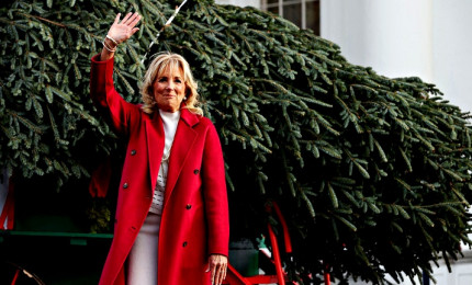 Alla Casa Bianca è arrivato l'albero di Natale