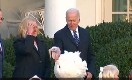 Ringraziamento, Biden grazia i tacchini Peanut Butter e Jelly