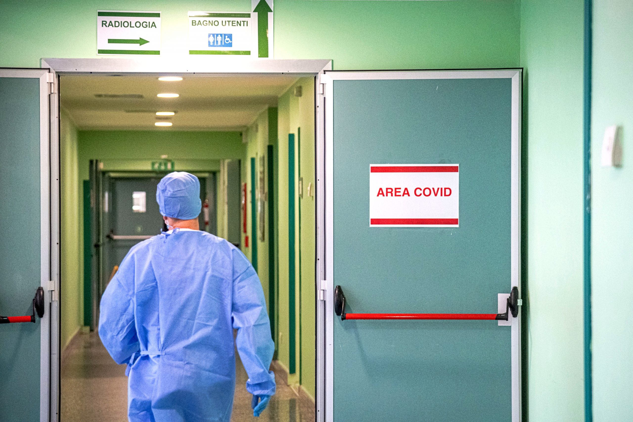 Covid-19, Brusaferro: serve invertire tendenza sovraccarico ospedali