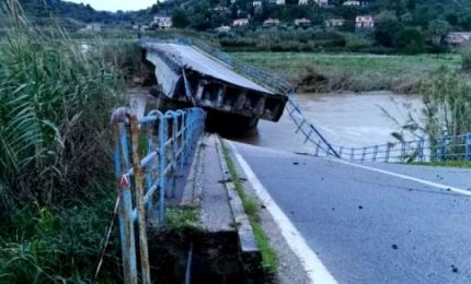 Maltempo in Sicilia, crolla un ponte in provincia di Trapani