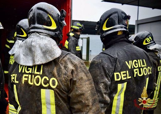 Paura e disagi in Sicilia: fiamme altissime divorano ettari