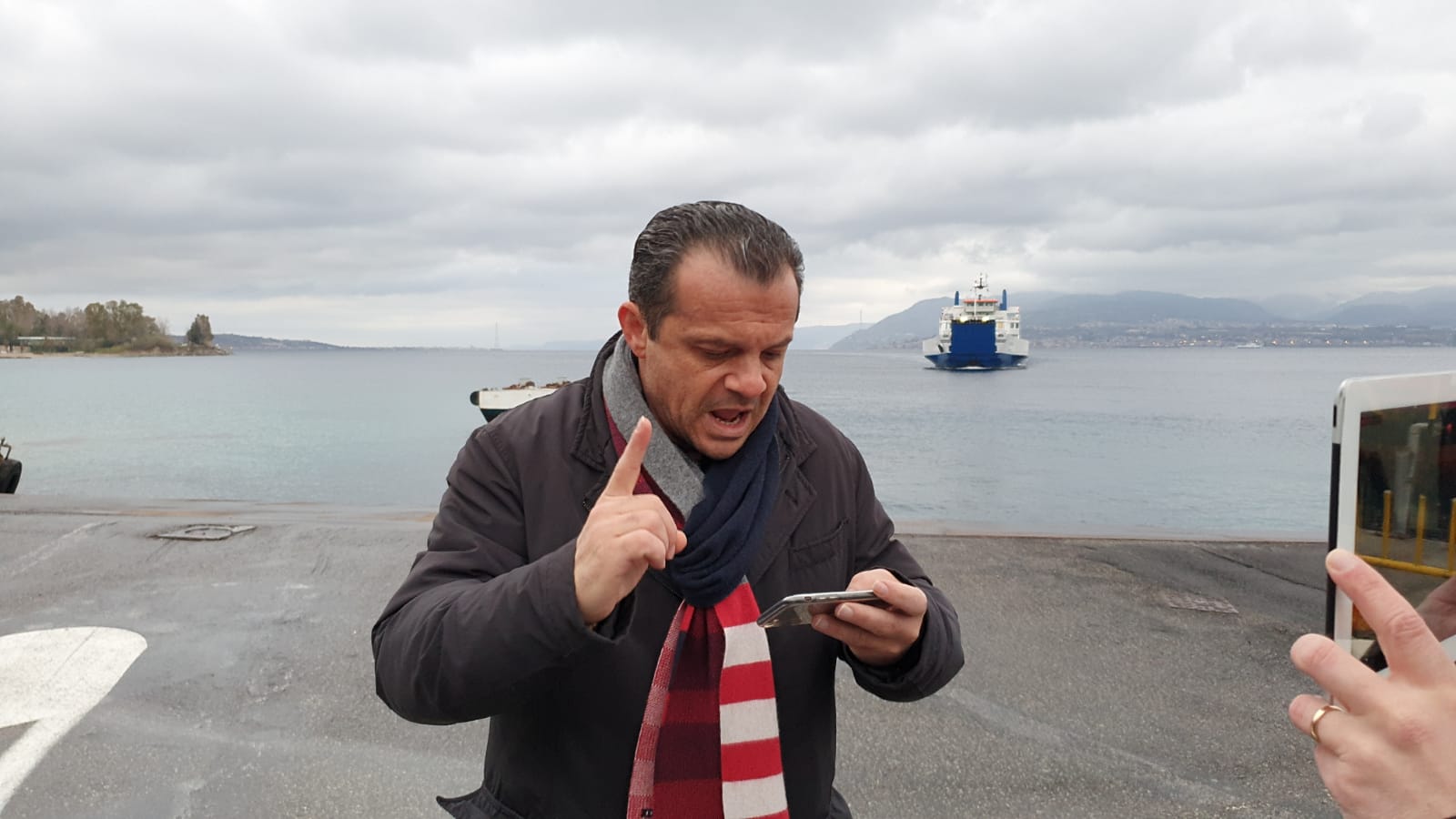 Green pass, sindaco di Messina blocca gli imbarchi