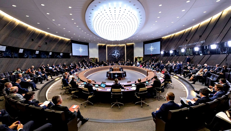 “Alta” tensione al Consiglio Nato-Russia. Diplomazia a lavoro