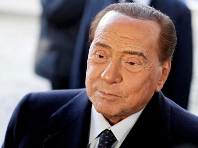 Berlusconi: penso che mi candiderò al Senato