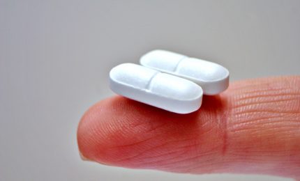 Lotta al Covid-19, Aifa: non esistono antibiotici efficaci