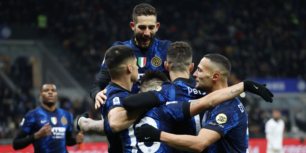 L’Inter si riprende la vetta, a San Siro 2-1 contro la Lazio