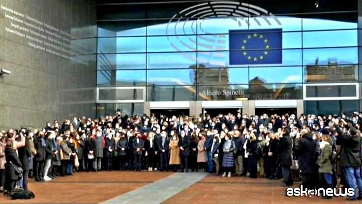 Un minuto di silenzio al Parlamento Europeo per David Sassoli