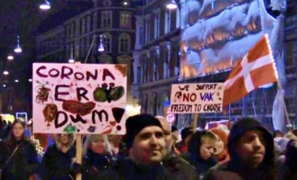 In Danimarca proteste dei "Men in Black" contro le restrizioni