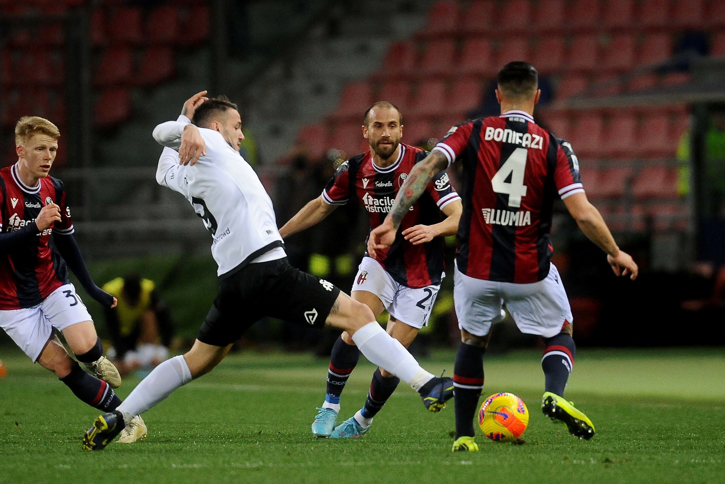 Bologna-Spezia 2-1, Arnautovic affonda gli spezzini