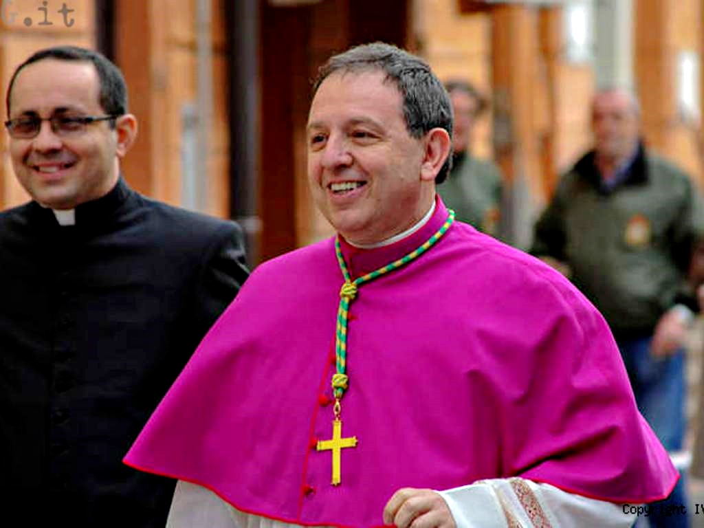 Vescovo di Sanremo: da Achille Lauro blasfemia e vilipendio