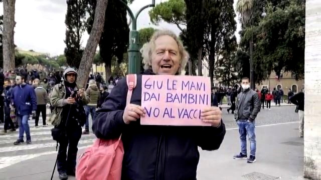 No vax a Roma, chiuse diverse strade del centro storico