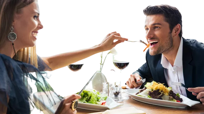 ristorante-dieta-coppia-pasto-removebg-preview