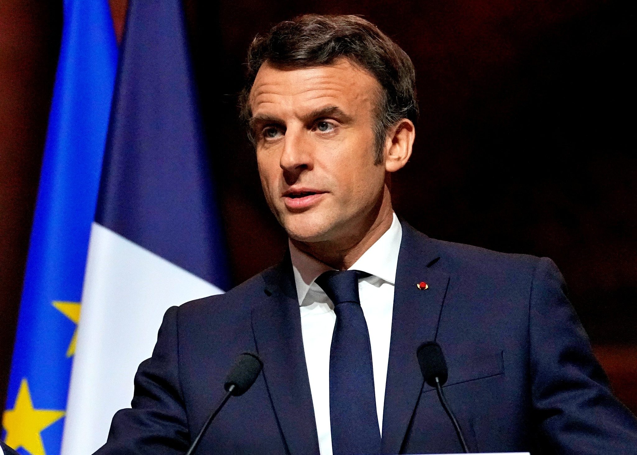 Macron: sì a destino europeo Ucraina, no a fast-track adesione