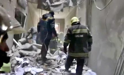 Ucraina, Devastazione a Kharkiv: dentro la sede governo distrutta