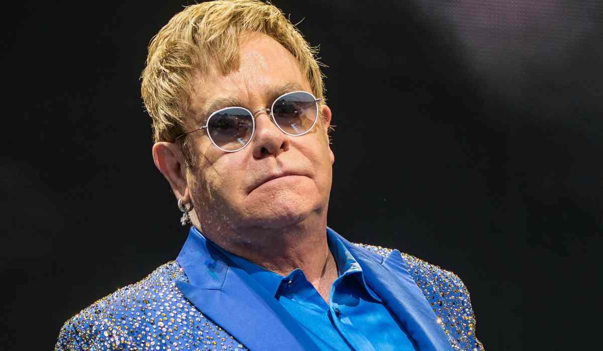 Elton John, 75 anni da superstar e ancora in concerto