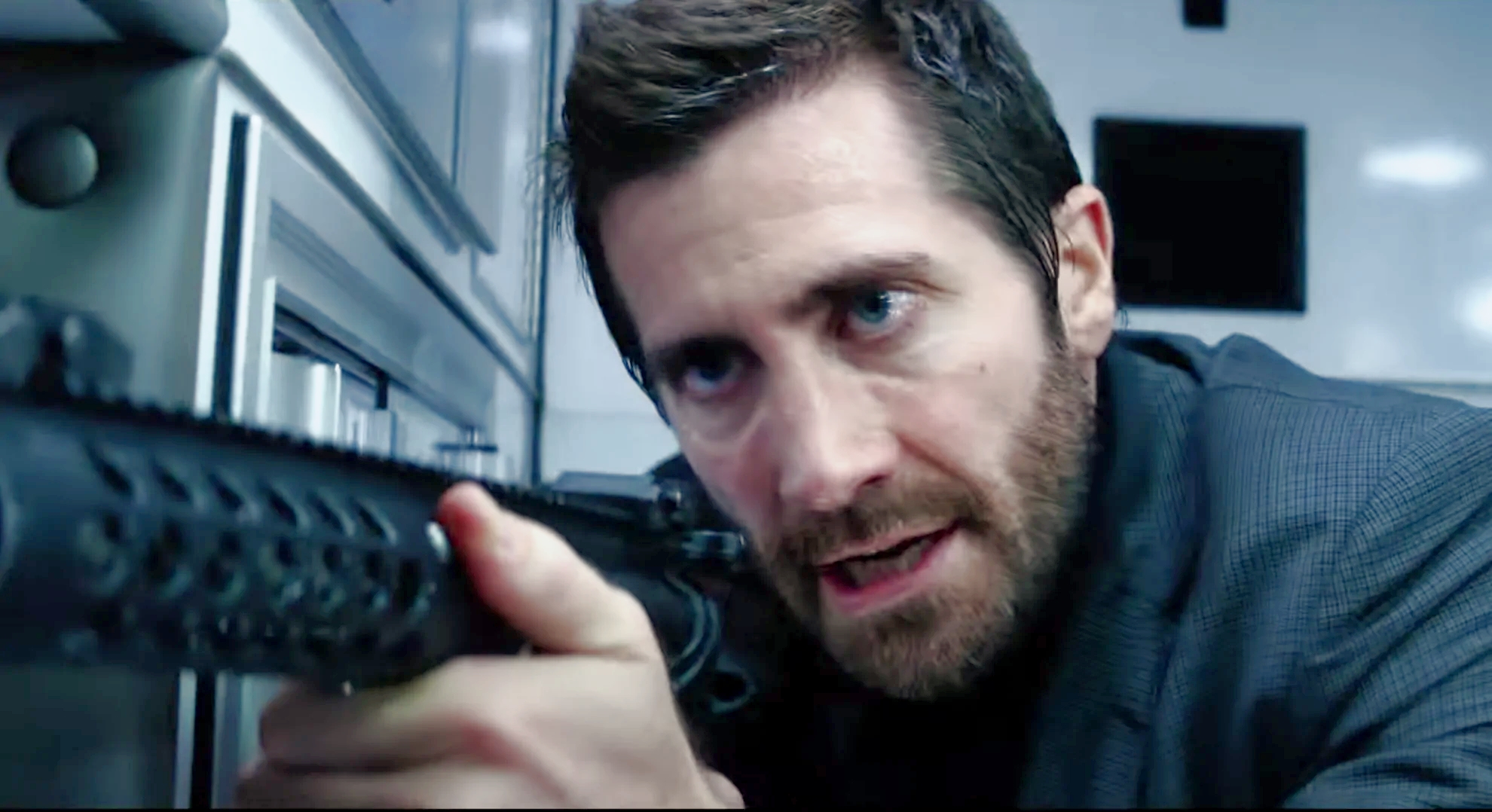 Jake Gyllenhaal in fuga nel thriller “Ambulance” di Michael Bay