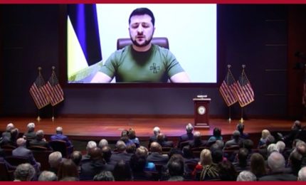 Ucraina, l'ovazione del Congresso  Usa per Zelensky