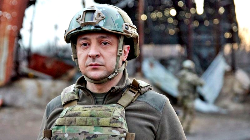 Meloni sente Zelensky, sul tavolo “la formula di pace”. La premier: “Presto sarò a Kiev”