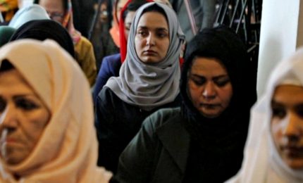 Afghanistan, attiviste sfidano i talebani: riaprite le scuole