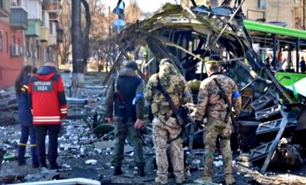 Ucraina, missile russo colpisce nella periferia di Kiev