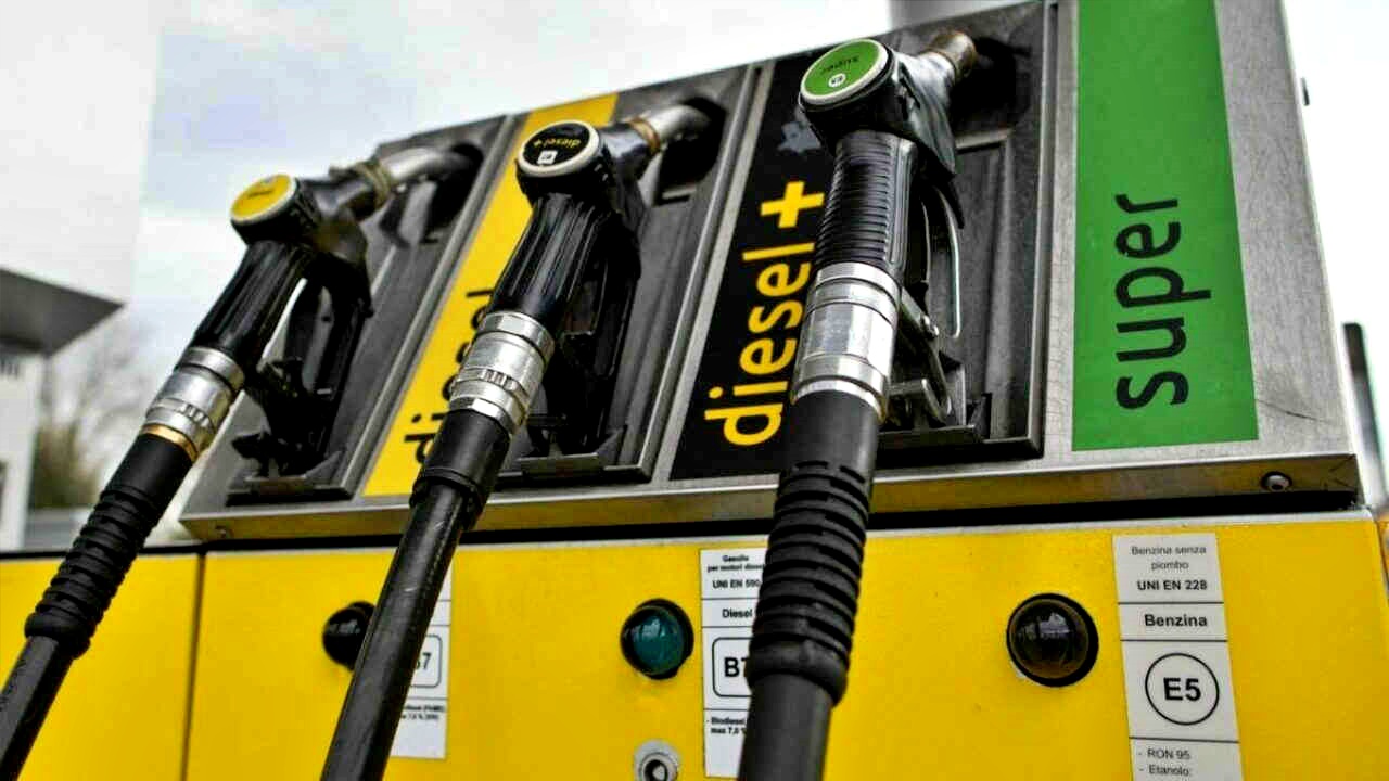 Carburanti, prezzi in aumento. Benzina self service oltre 1,95 euro