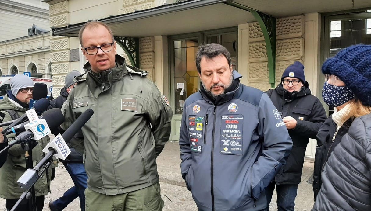 Salvini chiude contestato la missione in Polonia