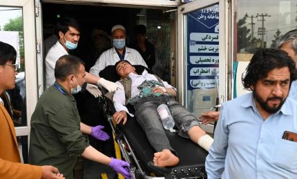 Esplosioni in scuola afgana, il racconto di feriti e testimoni