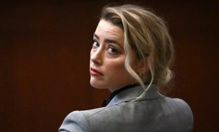 Amber Heard al processo: da Depp violenze fisiche e verbali