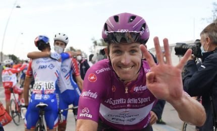 Giro d'Italia, terza vittoria allo sprint per Démare
