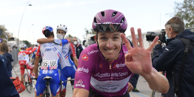 Giro d’Italia, terza vittoria allo sprint per Démare