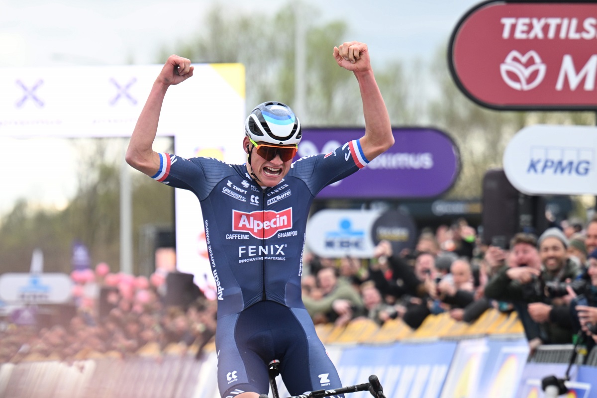Giro d’Italia, prima tappa all’olandese van der Poel