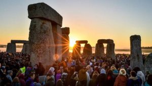182055-solstizio-destate-2019-il-video-straordinario-da-stonehenge
